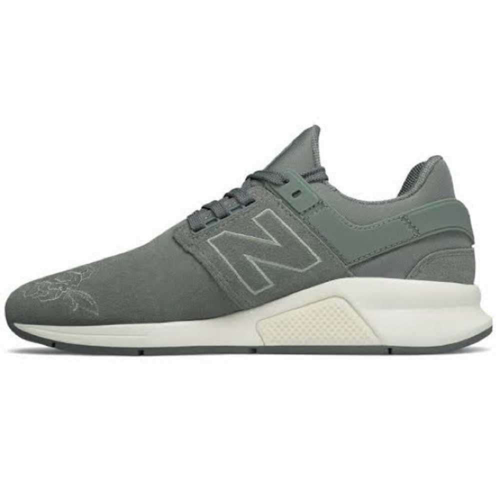 New Balance 247 RevLite Suede Floral Embroidered Sneakers Size 8.5